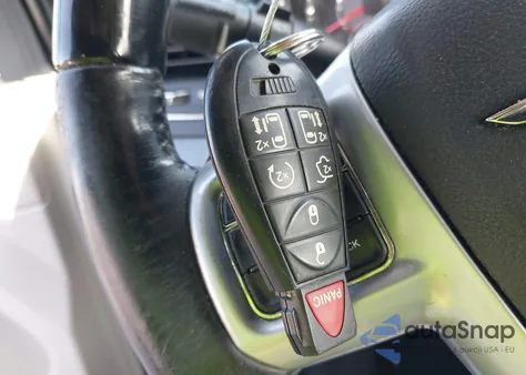 2012 Chrysler Town & Country Limited z USA, uszkodzony, nr VIN 2C4RC1GG7CR257447